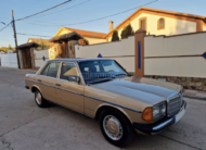 MERCEDES-BENZ 240D