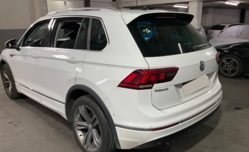 VOLKSWAGEN Tiguan R line