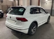 VOLKSWAGEN Tiguan R line