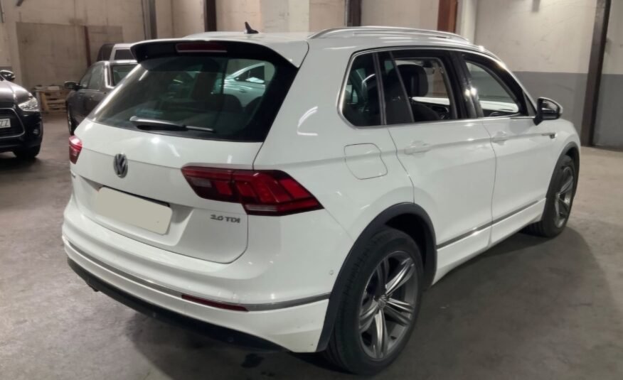 VOLKSWAGEN Tiguan R line