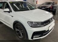 VOLKSWAGEN Tiguan R line