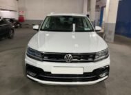 VOLKSWAGEN Tiguan R line