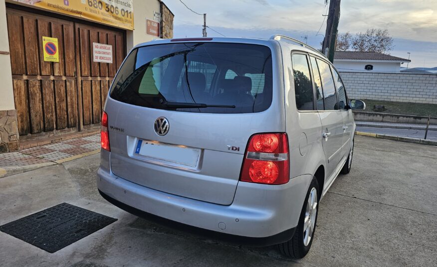 VOLKSWAGEN Toruan 2.0 TDI