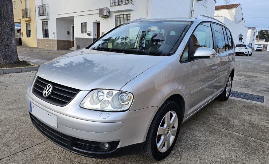 VOLKSWAGEN Toruan 2.0 TDI