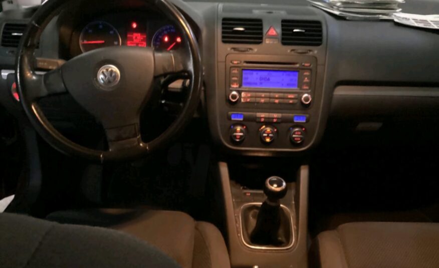 VOLKSWAGEN Golf Sportline 140