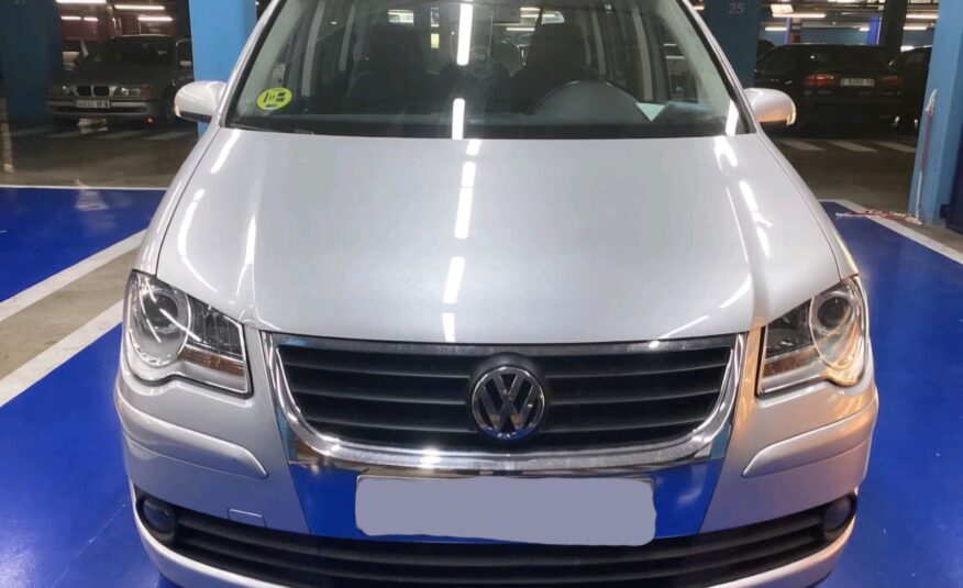 Volkswagen Touran 2.0 tdi