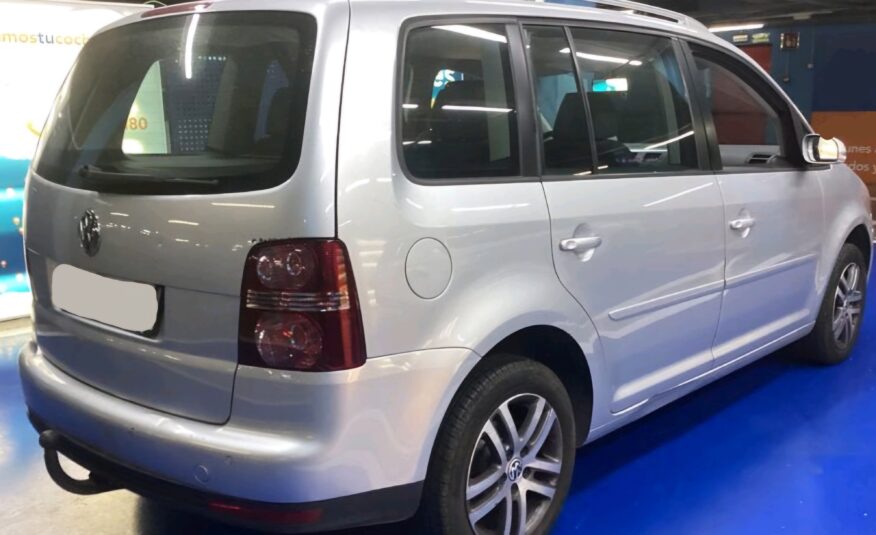 Volkswagen Touran 2.0 tdi