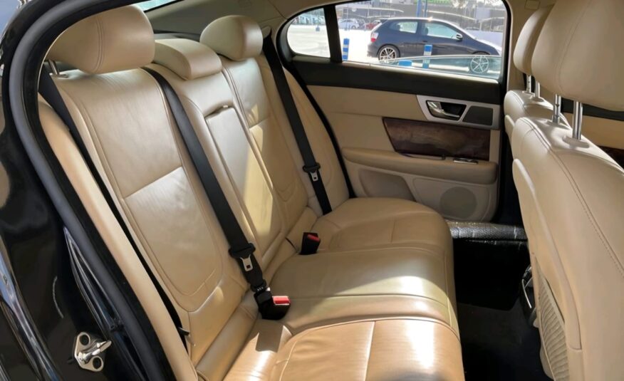 JAGUAR XF 2.2 LUXURY