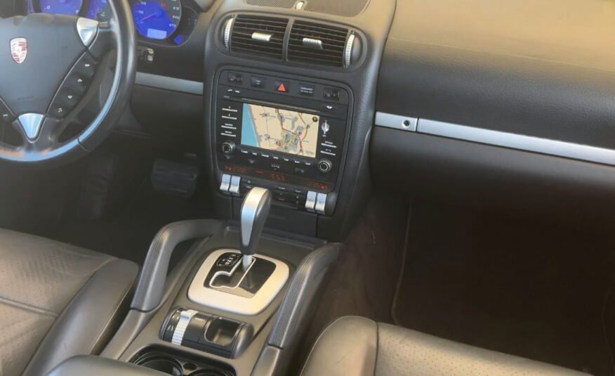 PORSCHE Cayenne Diesel 240