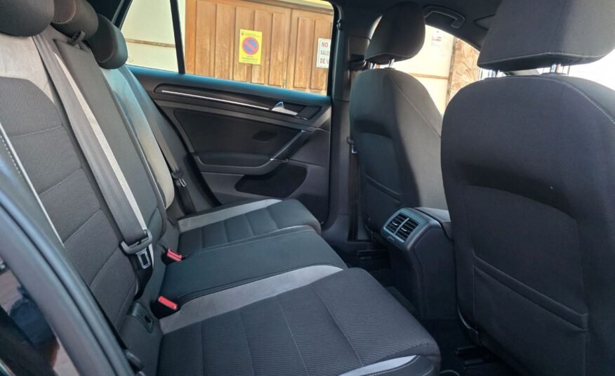 Volkswagen Golf R Tsi 300