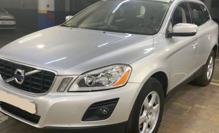 VOLVO XC60 2.4D momentun