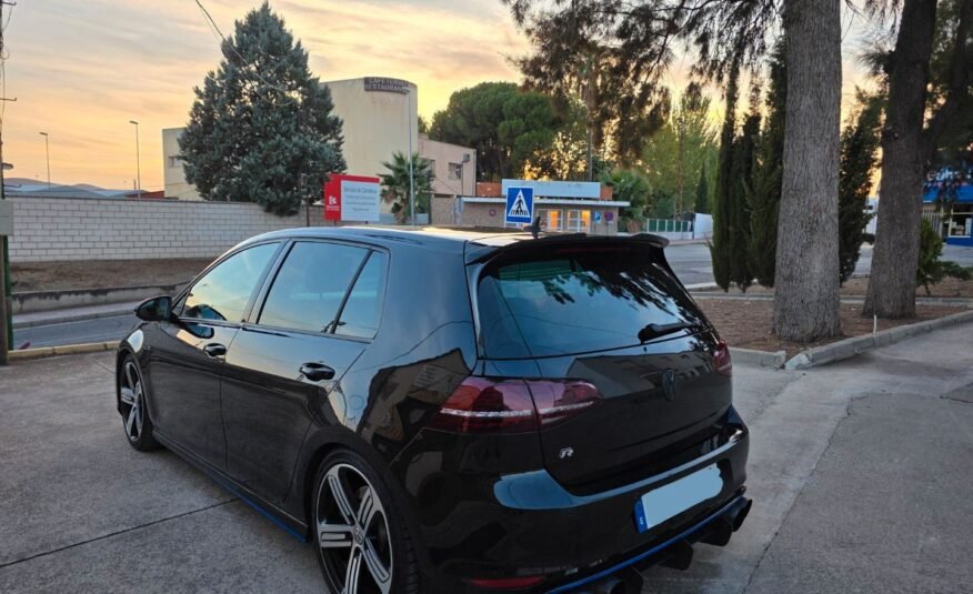 Volkswagen Golf R Tsi 300