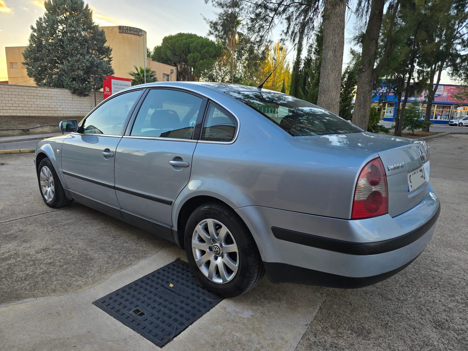 VOLKSWAGEN Passat 1.9 TDI 130cv 