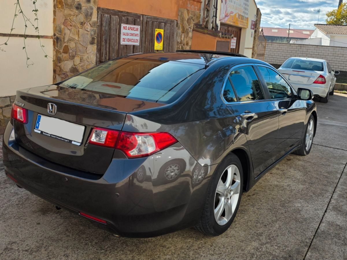 HONDA Accord 2.2 Dtec 