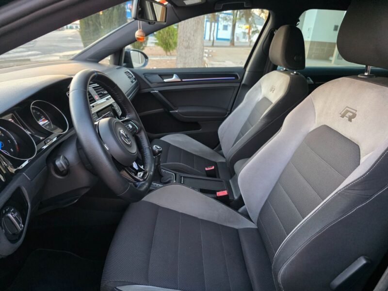 VOLKSWAGEN Golf R Tsi 300