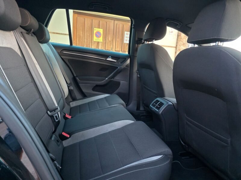 VOLKSWAGEN Golf R Tsi 300