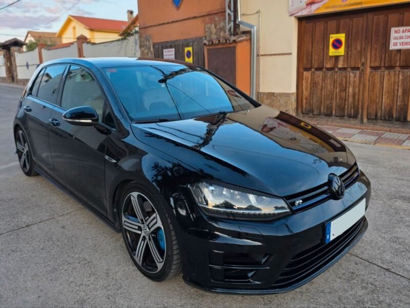 VOLKSWAGEN Golf R Tsi 300