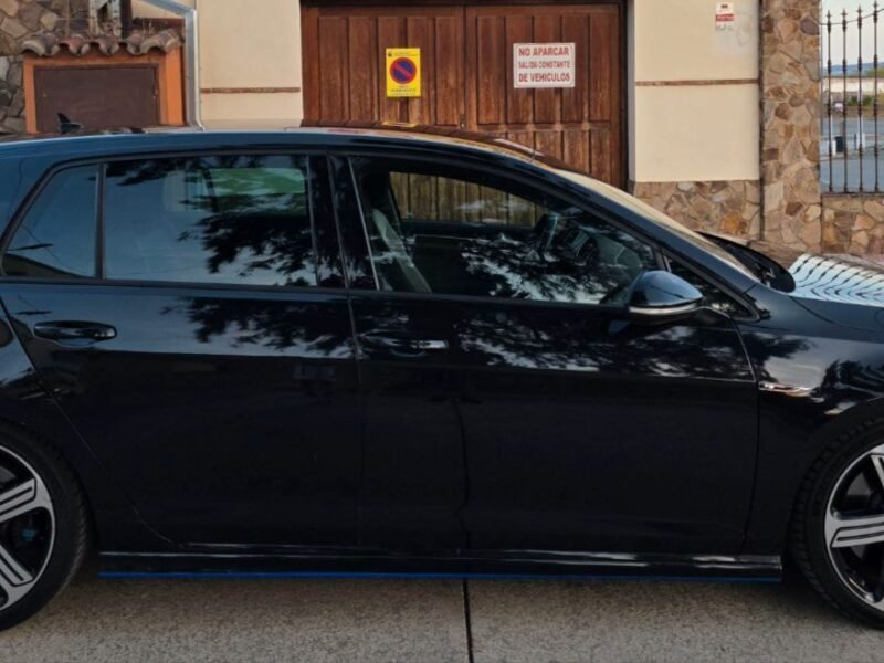 VOLKSWAGEN Golf R Tsi 300