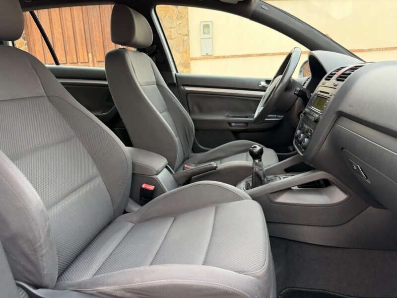 VOLKSWAGEN Touran 2.0 tdi 140