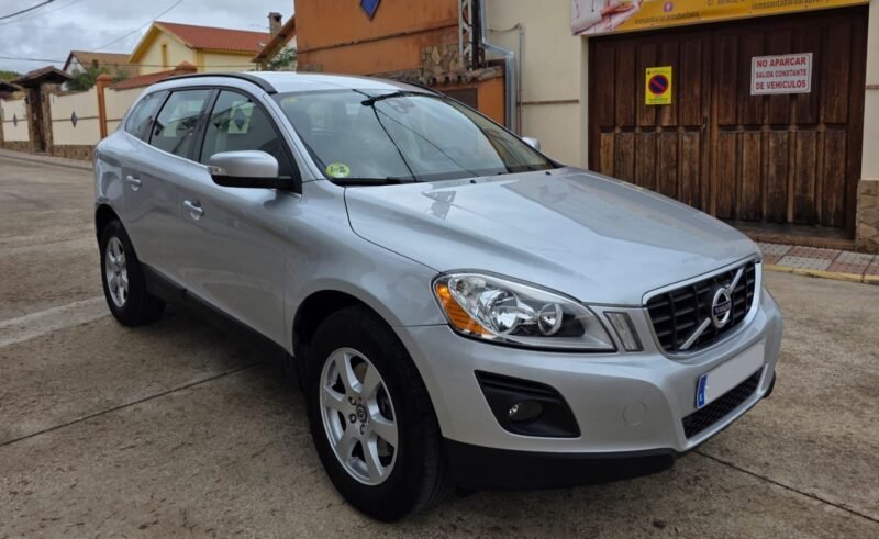 VOLVO XC60 2.4D momentun