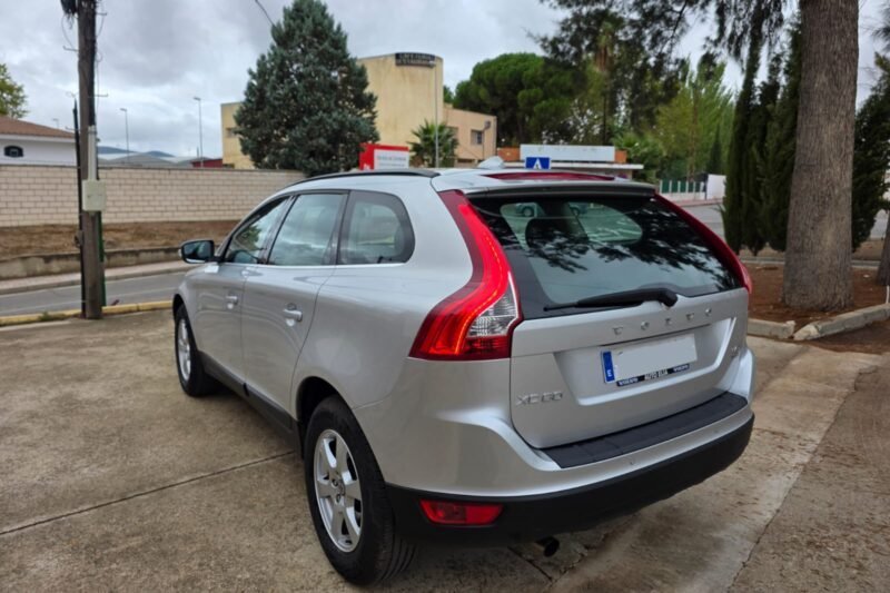 VOLVO XC60 2.4D momentun