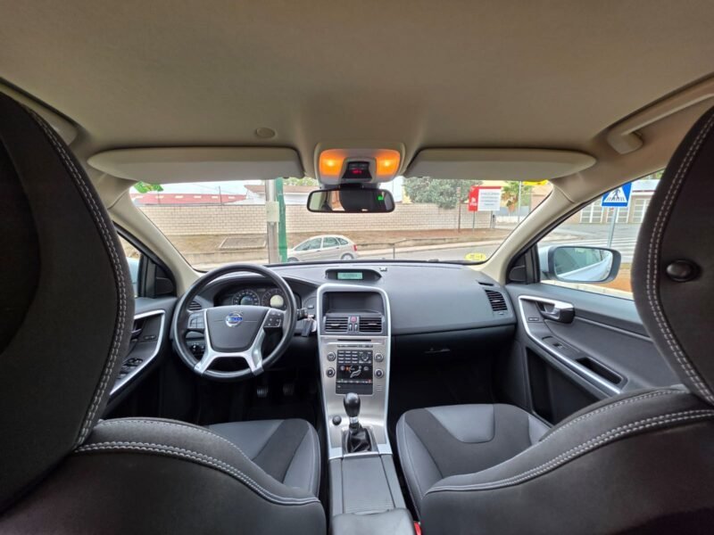 VOLVO XC60 2.4D momentun