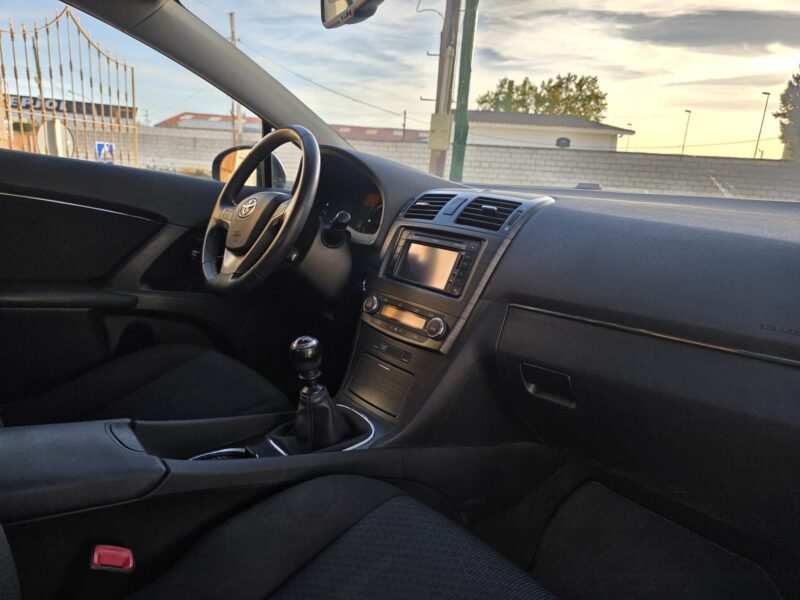 TOYOTA Avensis 2.0 D-4D