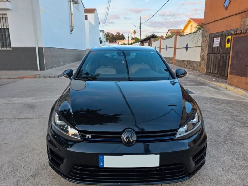 VOLKSWAGEN Golf R Tsi 300