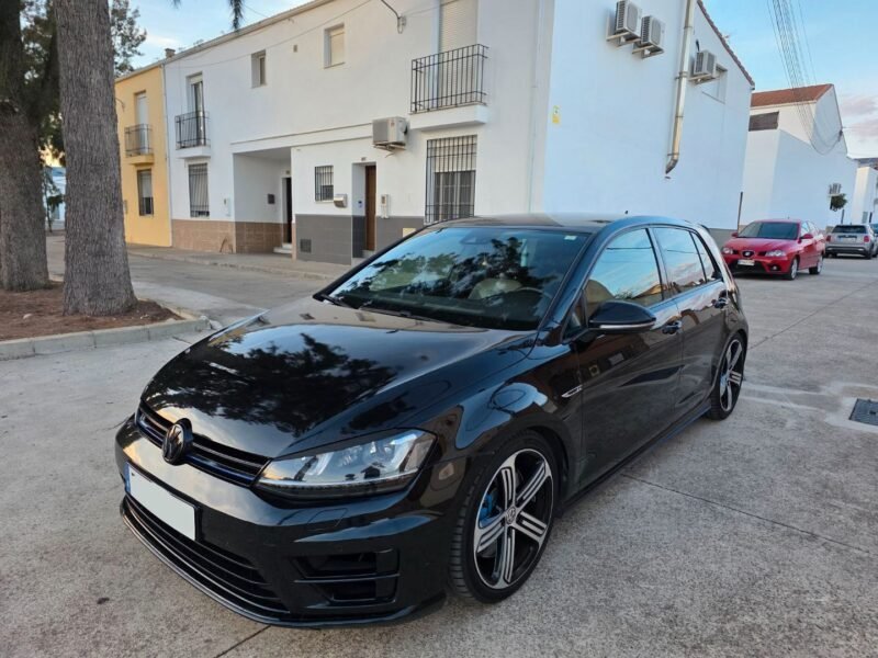 VOLKSWAGEN Golf R Tsi 300