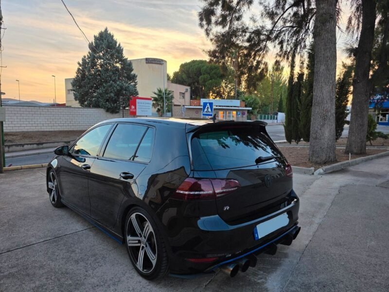 VOLKSWAGEN Golf R Tsi 300