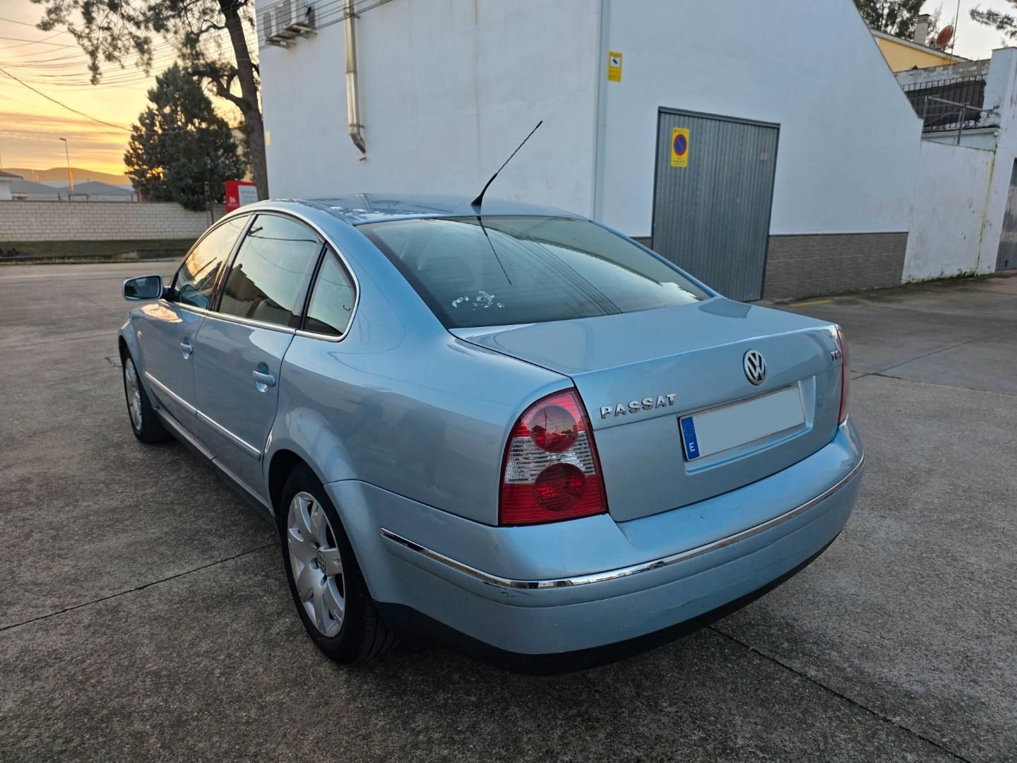 VOLKSWAGEN Passat 1.9 TDI 130cv 