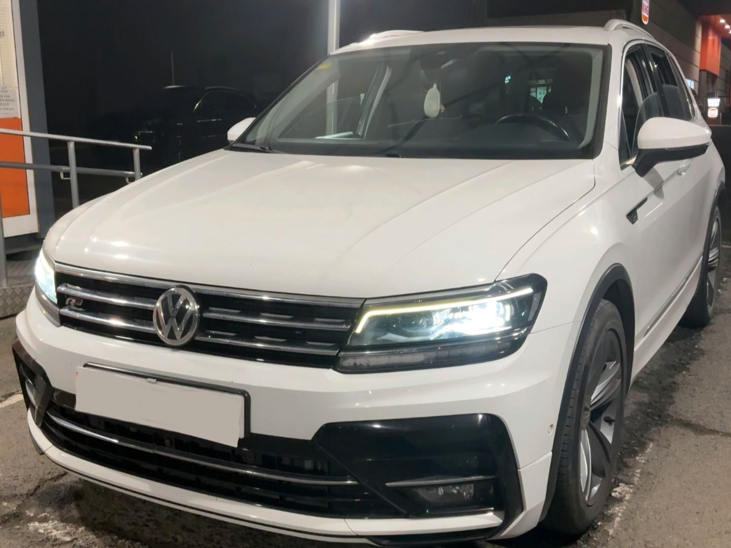 VOLKSWAGEN Tiguan Sport