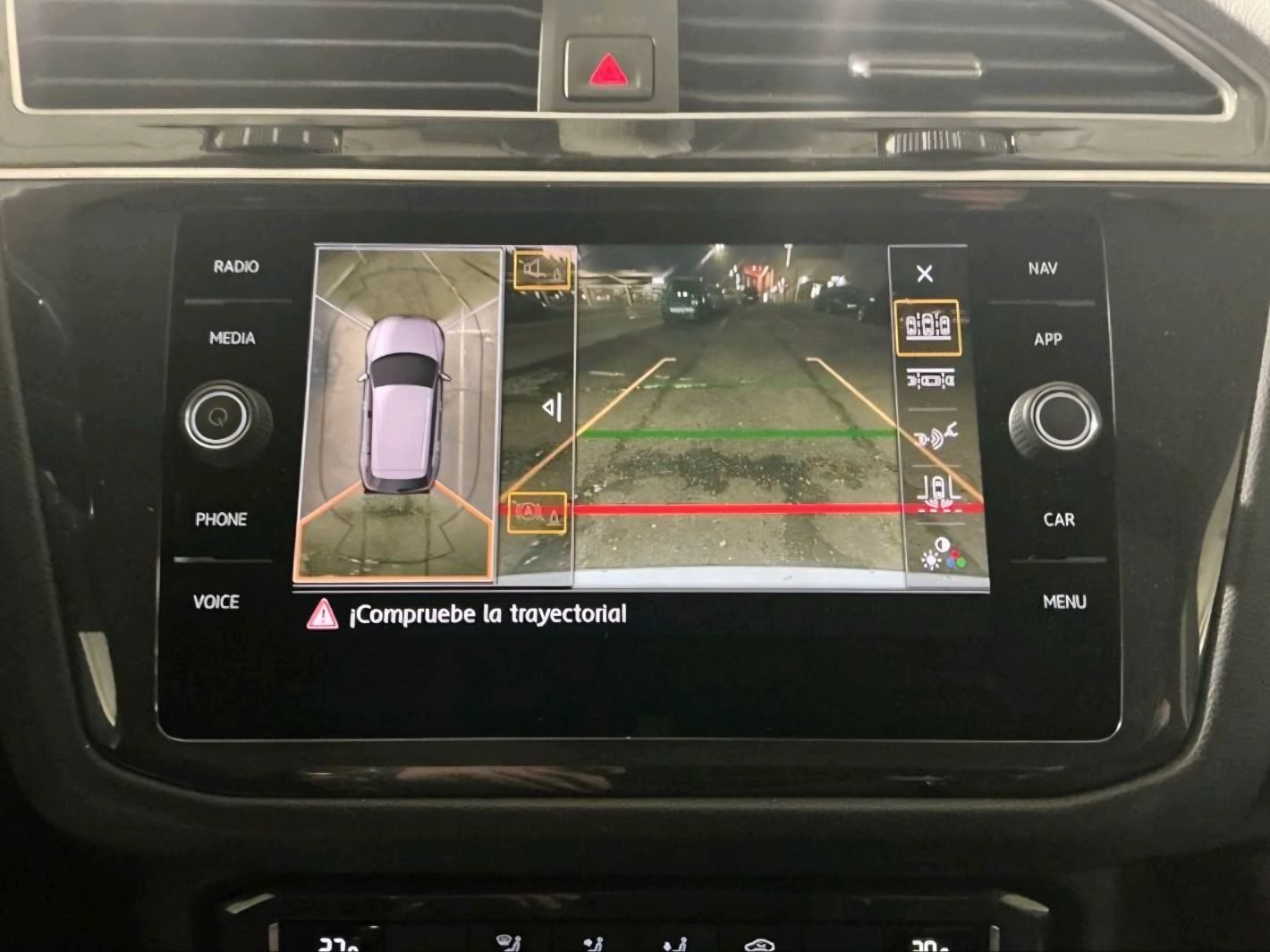 VOLKSWAGEN Tiguan Sport