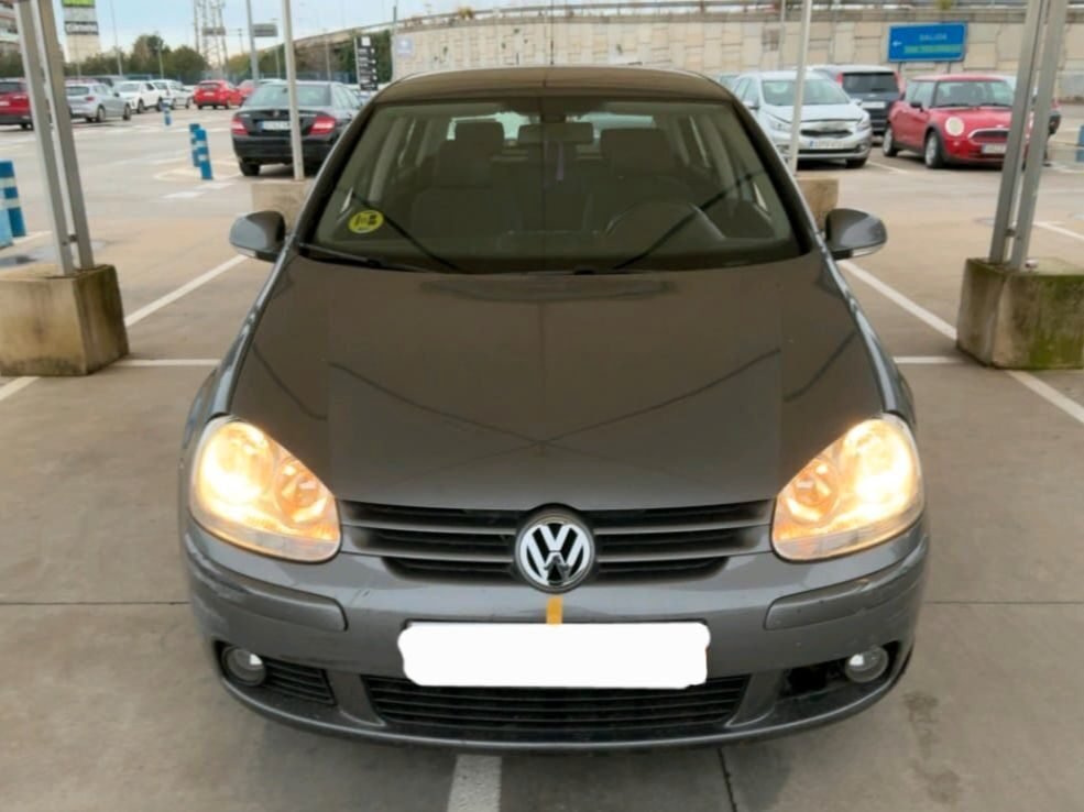 VOLKSWAGEN Golf 1.9 tdi Sportline