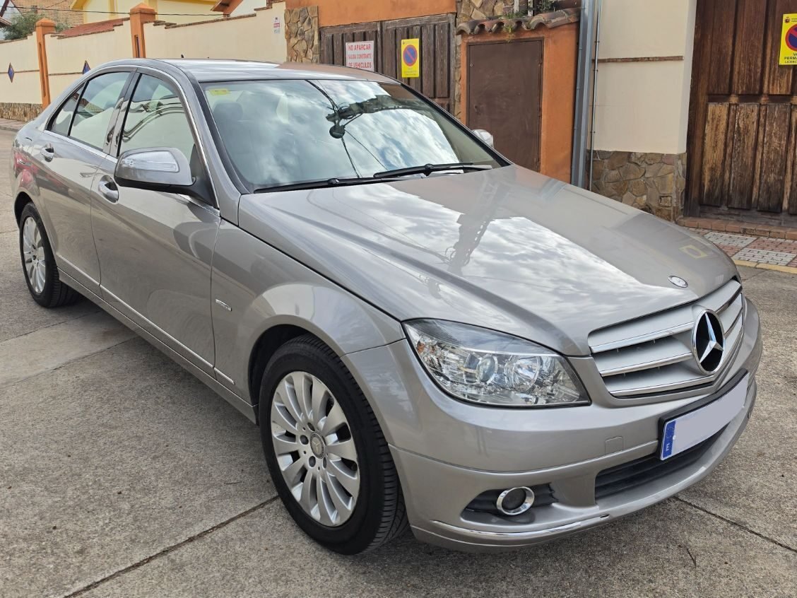 MERCEDES-BENZ C220 Elegance 