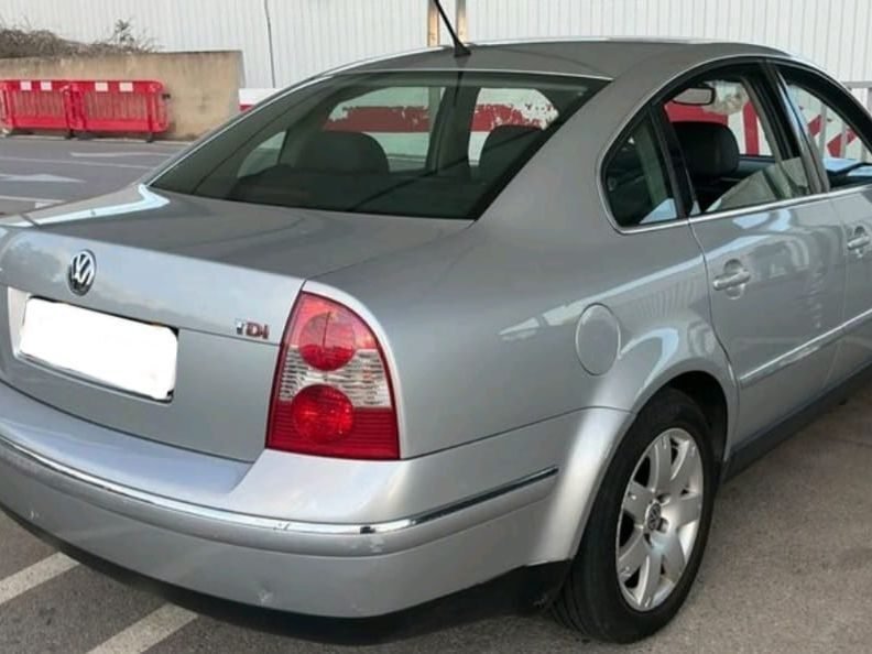 VOLKSWAGEN Passat 1.9 Tdi Highline 